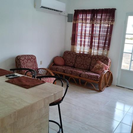 Mitch Apt Jobos Luaran gambar